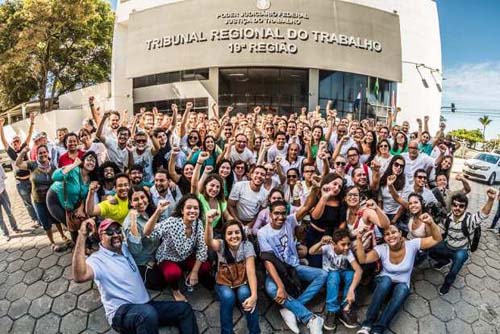 Multa diária de R$ 50 mil: TV Gazeta e TV Mar são ajuizadas por demissões após greve