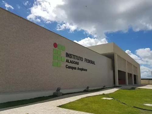 Universidade Federal de Alagoas abre vagas temporárias para fiscais de prova no processo seletivo do Ifal 2026