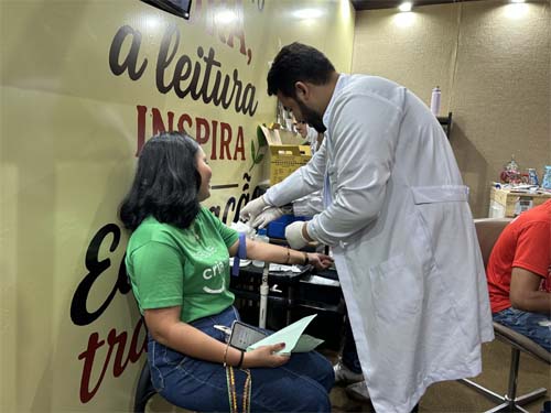 Hemoal Promove Evento para Inscrição de Doadores de Medula Óssea na Feira do Livro