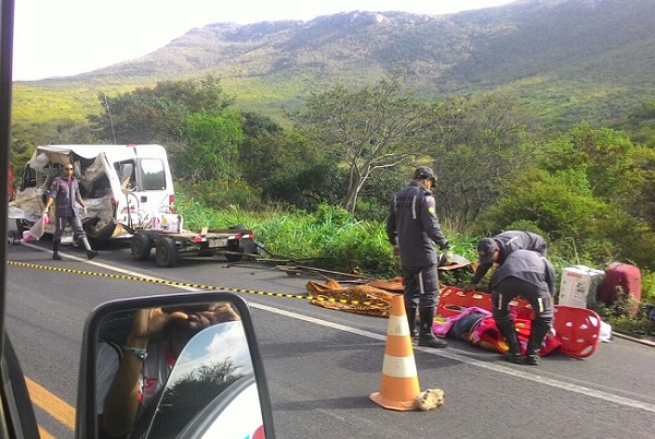 Acidente com Van de Major Izidoro deixa 4 mortos na Bahia