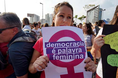 Falta de regulamentação de recursos limita sucesso de candidaturas femininas nas urnas