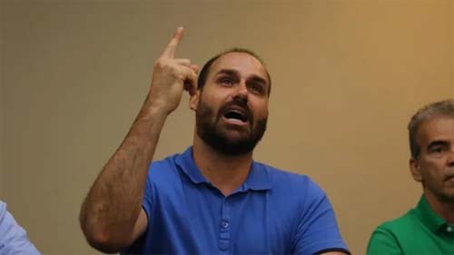 Polícia Federal determina o retorno de Eduardo Bolsonaro ao cargo de escrivão após perda do mandato