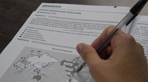 Medida provisória destina R$ 265 milhões para exames do MEC e volta às aulas em escolas rurais 