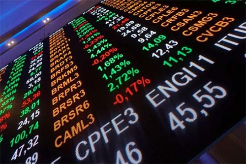 Índice de ações ultrapassa marca histórica e dólar registra recuo, refletindo otimismo no mercado financeiro