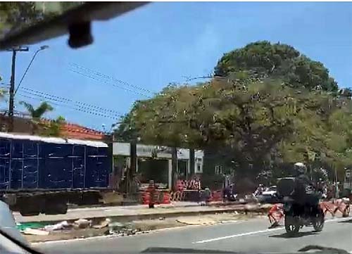 Acampamento em frente ao Exército, em Maceió, é desmontado