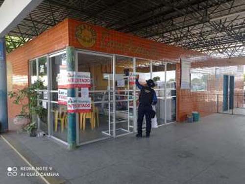 Ação apreende veículos e lacra empresas que comercializam passagens de transporte irregular