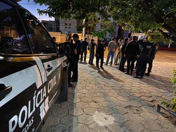 PC prende quatro suspeitos de praticar roubos em Maceió