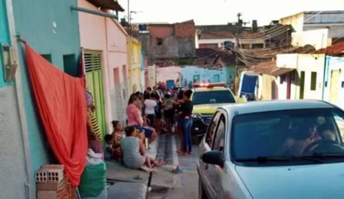 Casal é preso acusado de matar e enterrar adolescentes em casa abandonada