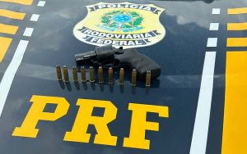 Dois homens são presos pela PRF por porte ilegal de arma de fogo em Rio Largo