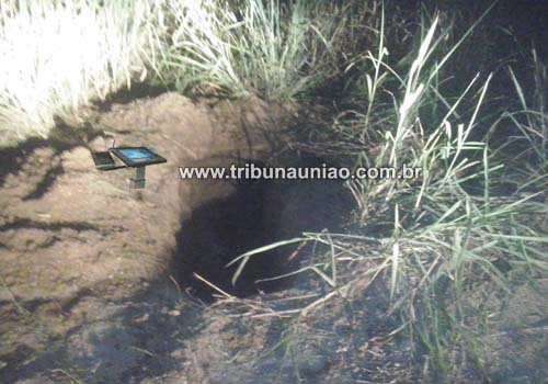 Aplicadores de veneno acham dois corpos enterrados em cova rasa na zona rural de Murici