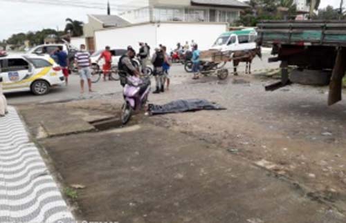 Mulher é atropelada por motorista de caminhão no bairro Novo Horizonte