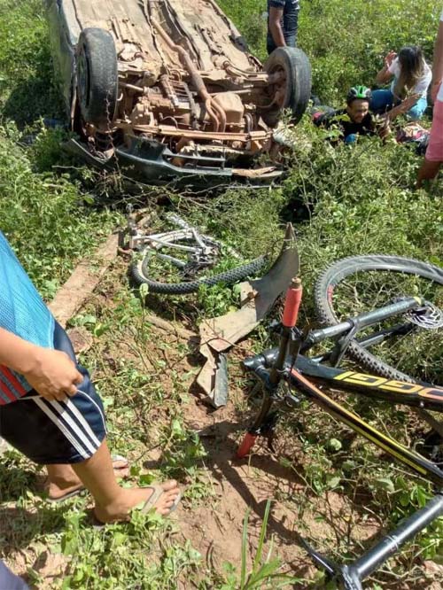 Grupo de ciclistas é atingido por carro na AL 115; múltiplas vítimas