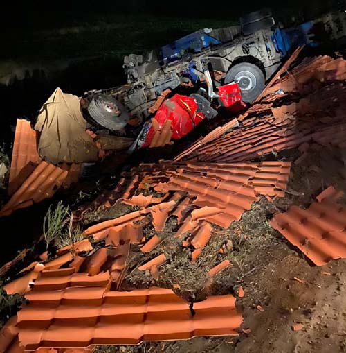 Motorista arapiraquense morre em colisão entre duas carretas no interior de Alagoas