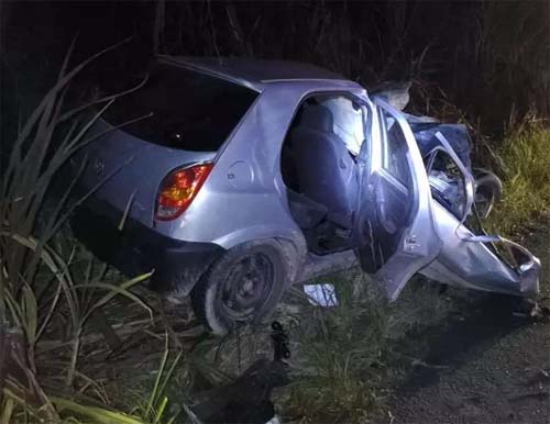 Condutor de carro morre após grave acidente com caminhão na BR 316
