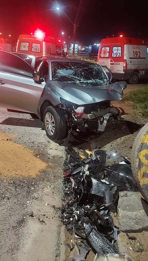 Um morre e outros três ficam gravemente feridos em colisão na Avenida Menino Marcelo