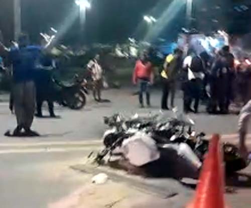 Motociclista morre após colidir com ambulância, na Avenida Menino Marcelo