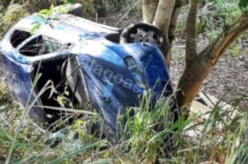 Quatro pessoas ficam feridas após capotamento na AL-105