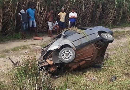 Tio e sobrinho morrem em acidente na BR-101 em Campo Alegre