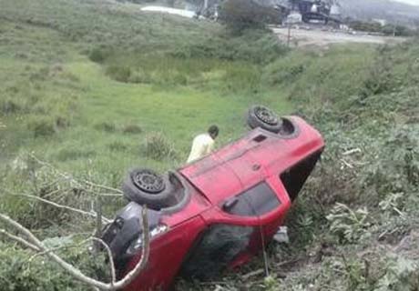Condutor perde o controle e capota veículo na AL-220