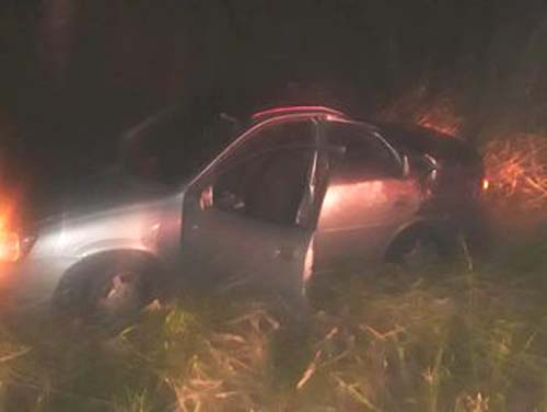 Carro sai da pista e colide com árvore na AL-220 em Campo Alegre