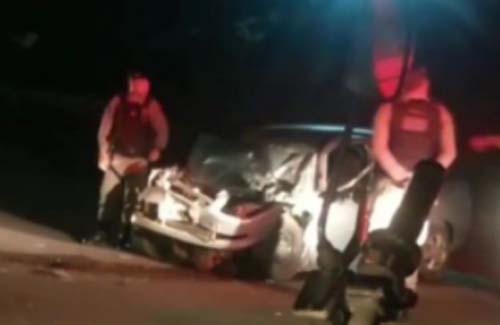 Homem morre após colidir carro de passeio com caminhão pipa em Pindorama