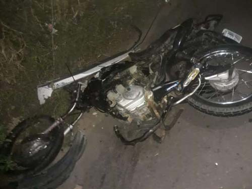 Motociclista morre em acidente envolvendo cinco veículos durante racha em rodovia