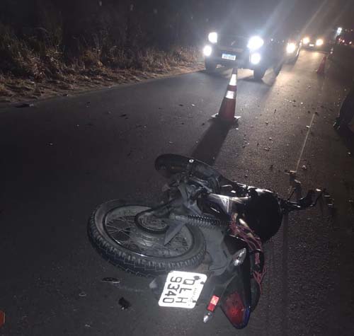Motociclista morre após ser arremessado em colisão com van em Craíbas