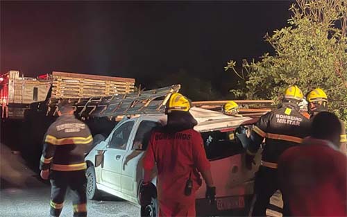 Colisão entre veículos deixa mulher morta e homem ferido na AL-220, em Delmiro Gouveia