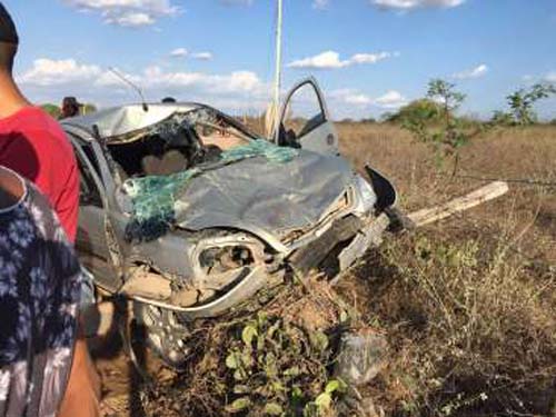 Quatro pessoas ficam feridas em acidente na cidade de Delmiro Gouveia