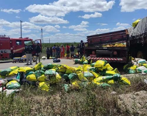 Em acidente, homem morre a caminho do velório da mãe no Sertão