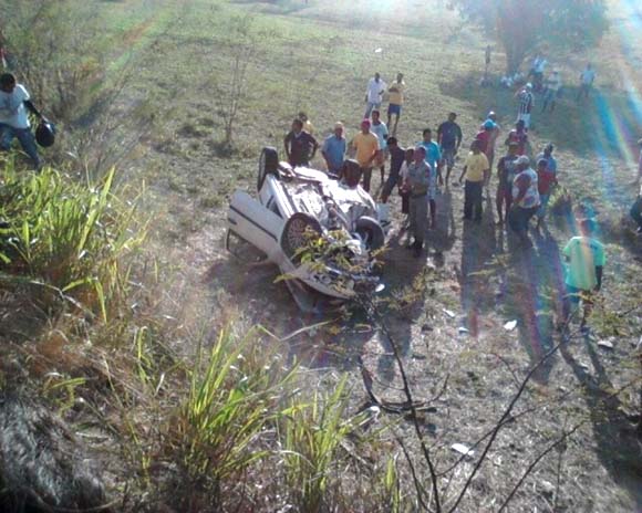 Acidente na AL-120, próximo à Major Izidoro, deixa três mortos e quatro feridos