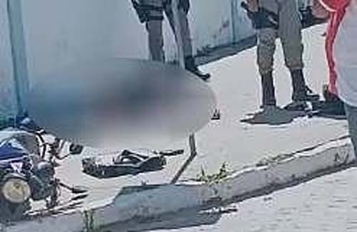 Motociclista morre após ser atingido por carro na contramão em Penedo