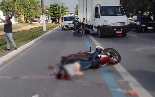 Colisão entre ônibus e motociclista deixa um morto na Durval de Goés Monteiro