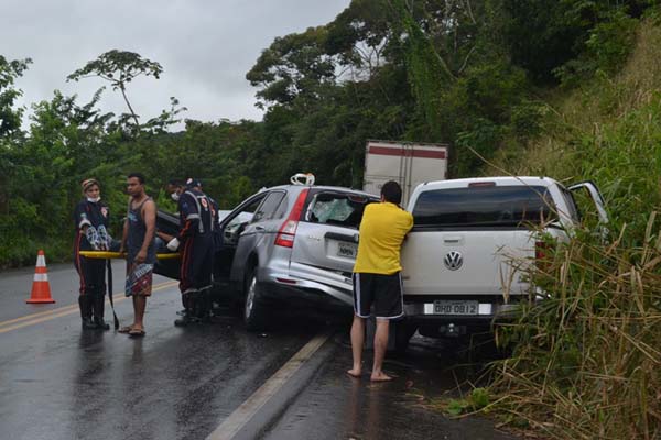 Familiares da primeira dama de União dra. Conceição Baia sofrem acidente na BR-101 em Flexeiras