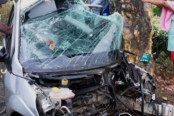 Colisão entre carro e árvore deixa um homem morto em Joaquim Gomes