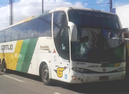 Motoqueiro morre em grave acidente com ônibus na BR 101