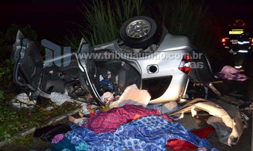 Acidente evolvendo ônibus e caminhoneta no km. 13 da BR-104 na zona rural de São José da Laje deixa três mortos
