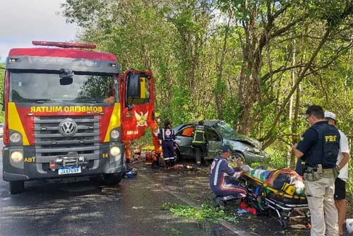 Colisão na BR-104 em Murici resulta em quatro feridos e mobiliza equipes de resgate