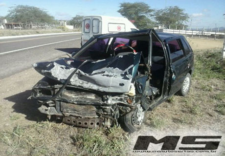 Acidente com carro da prefeitura de Canapi deixa um morto e outro ferido em Maravilha 