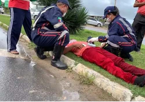 Colisão entre ônibus e cinquentinha deixa feridos em Marechal Deodoro