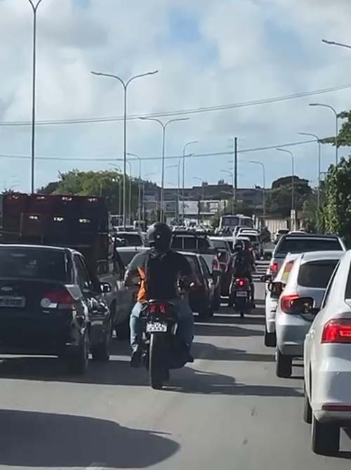 Fatalidade na Cidade Universitária: Ciclista é atingida por caminhão e perde a vida