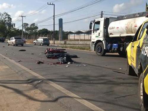 Pai e filho morrem atropelados após caírem de moto na parte alta de Maceió