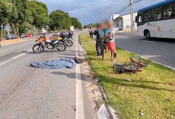 Ciclista morre após colisão com moto na Avenida Durval de Góes Monteiro