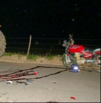 Acidente entre carro e moto deixa um morto na BR-316 em Cacimbinhas