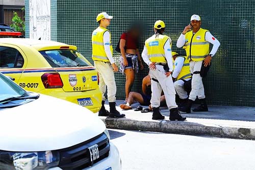 Suspeito de tráfico é preso com moto roubada após se envolver em acidente