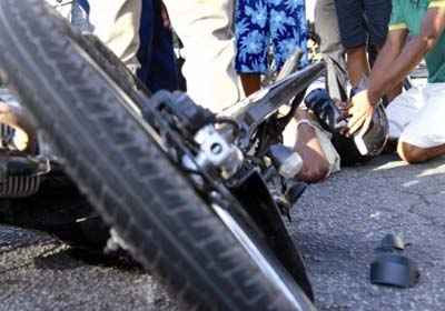 Colisão entre duas motos deixa três feridos na AL-115 em Igaci