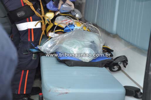 Acidente em União dos Palmares deixa 17 passageiros de uma Van de São José da Laje feridos; dois estão em estado grave
