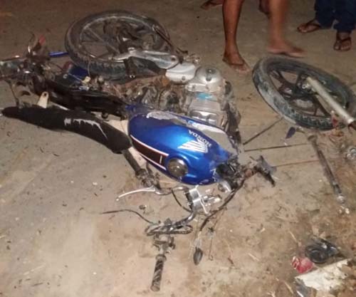 Jovem de 19 anos morre em colisão entre moto e gaiolão de cana em Penedo