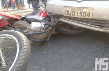 Motociclista é preso ao sofrer acidente com moto roubada em Delmiro Gouveia 