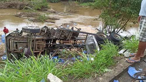 Motorista de caminhão envolvido em acidente na BR-316 morre durante socorro médico